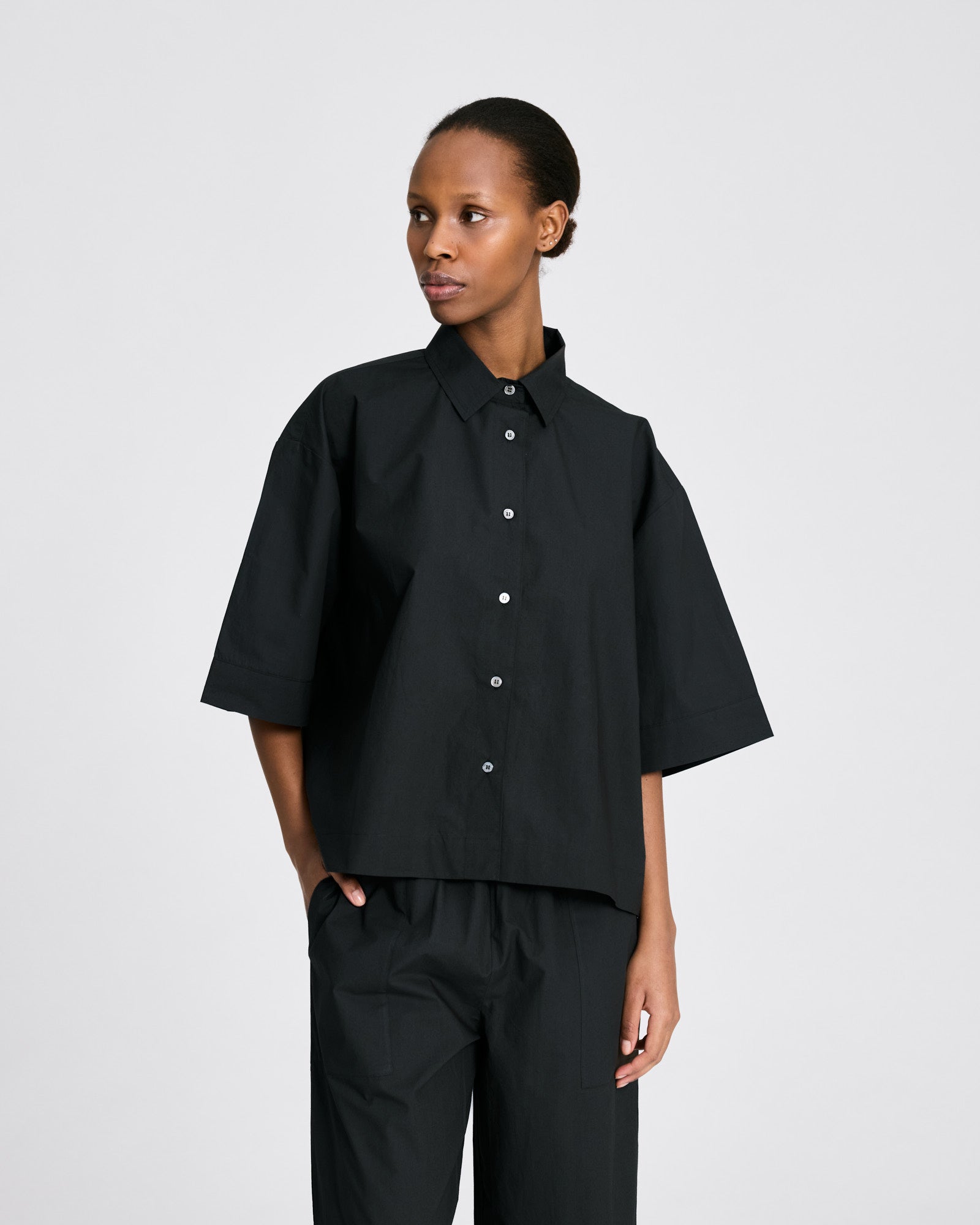 GAI+LISVA Astrid S/S Shirt Poplin Gots 243975 Shirts & Blouses 650 Black