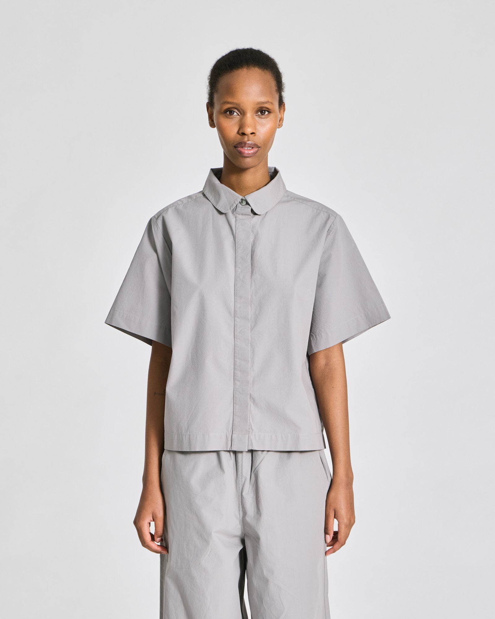 GAI+LISVA Elena S/S Poplin Shirt GOTS Shirts & Blouses 701 Monument