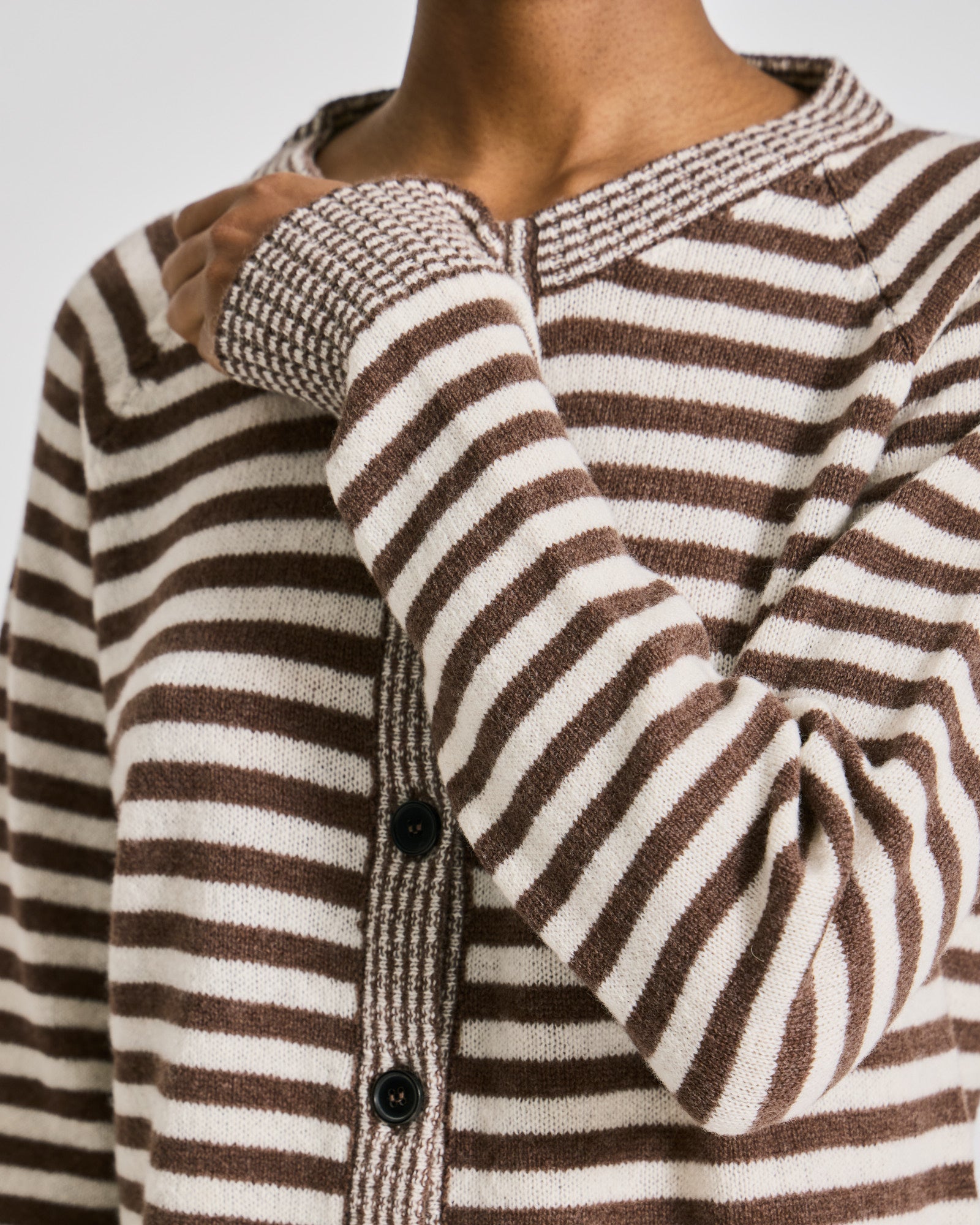 GAI+LISVA Gry L/S Striped Cardigan Lambswool Knit GOTS Lambswool l Knitwear 754 Striped Brown / Ecru